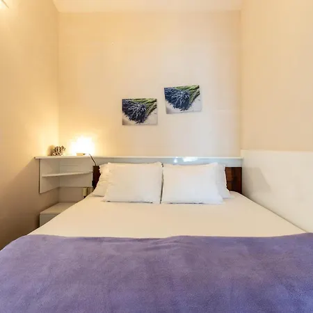 2 Bedroom Gorgeous In Apartment Dobropoljana