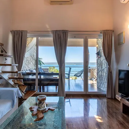 2 Bedroom Gorgeous In Apartment Dobropoljana